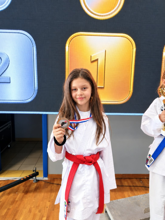 FOTO Karatisti Šibenika 1066 uzeli devet medalja u Jastrebarskom: Prvaci države Marko, Ema i Bartul