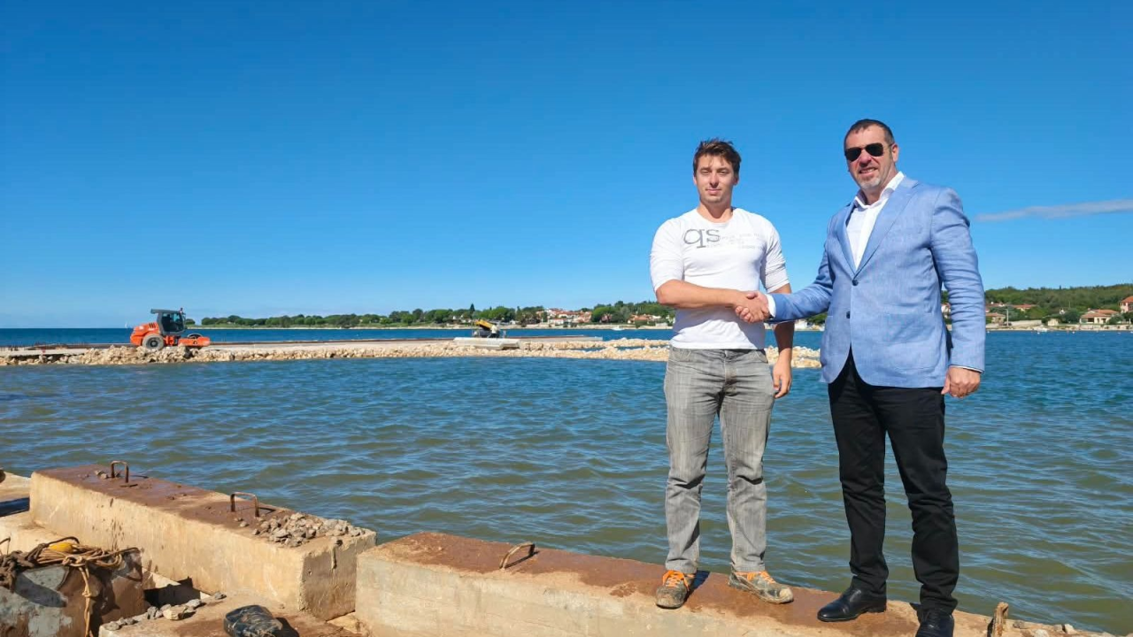 Šibenski pontoni stižu u Grčku, a novi gatovi gradit će se i u Istri