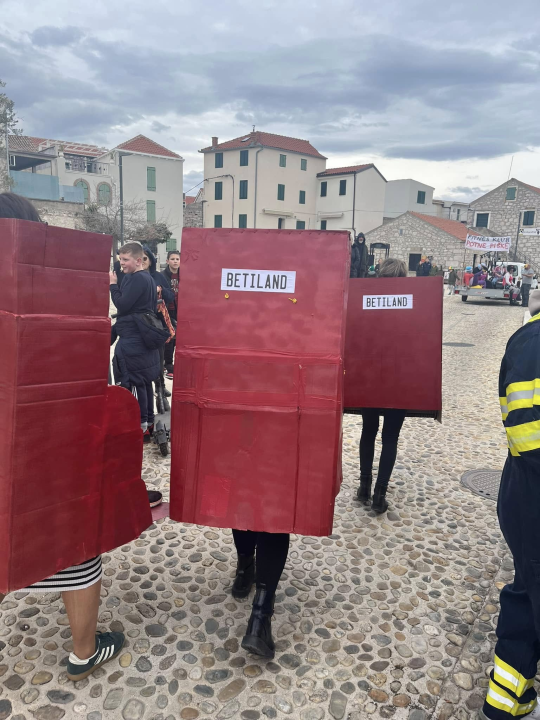 Velika povorka u Betini: Šarenilo i tradicija na jednom mjestu