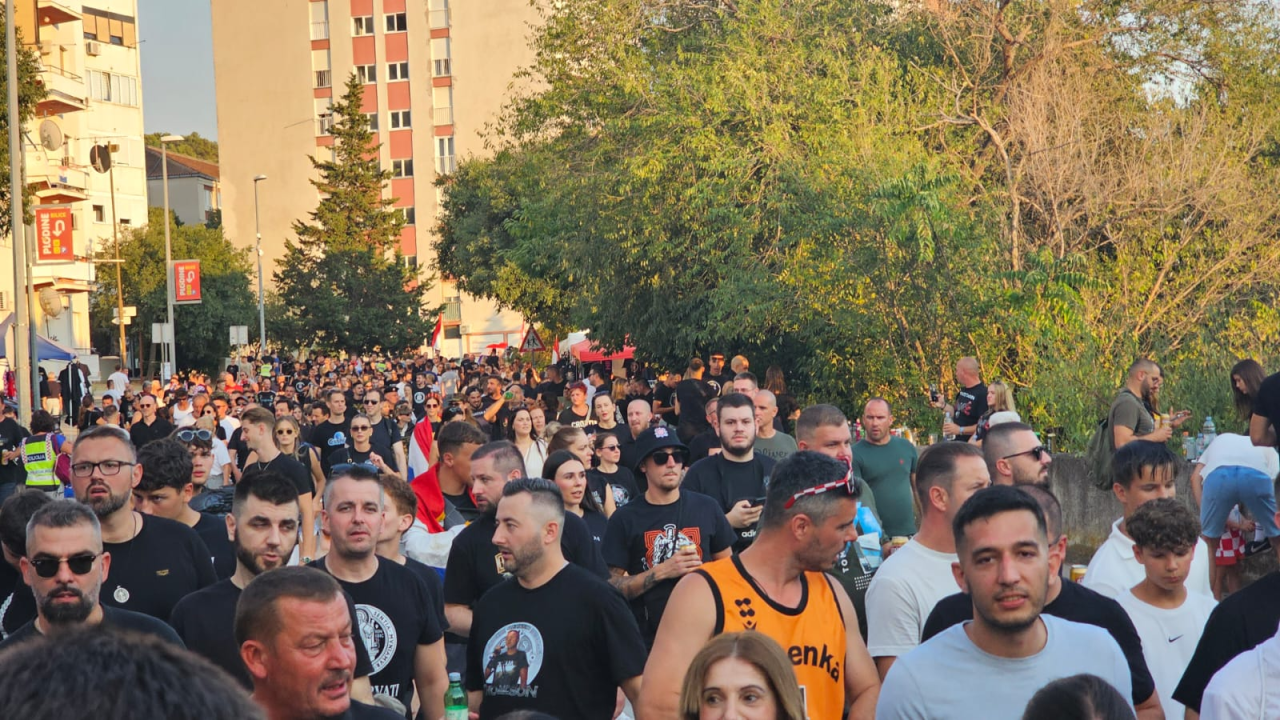 Thompsonovi obožavatelji ispunili Šubićevac 