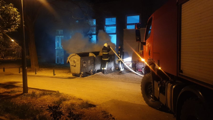 Večeras dvije manje intervencije šibenskih vatrogasaca: Na pijaci gorio banak, iza 'metalurške' kontejner