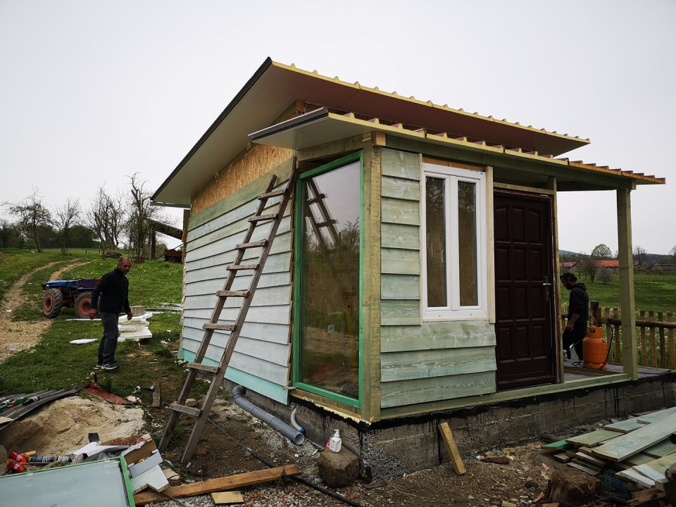 Radovi na kućici za obitelj iz Gline bliže se kraju, ali nedostaje još nešto novca: Evo kako pomoći