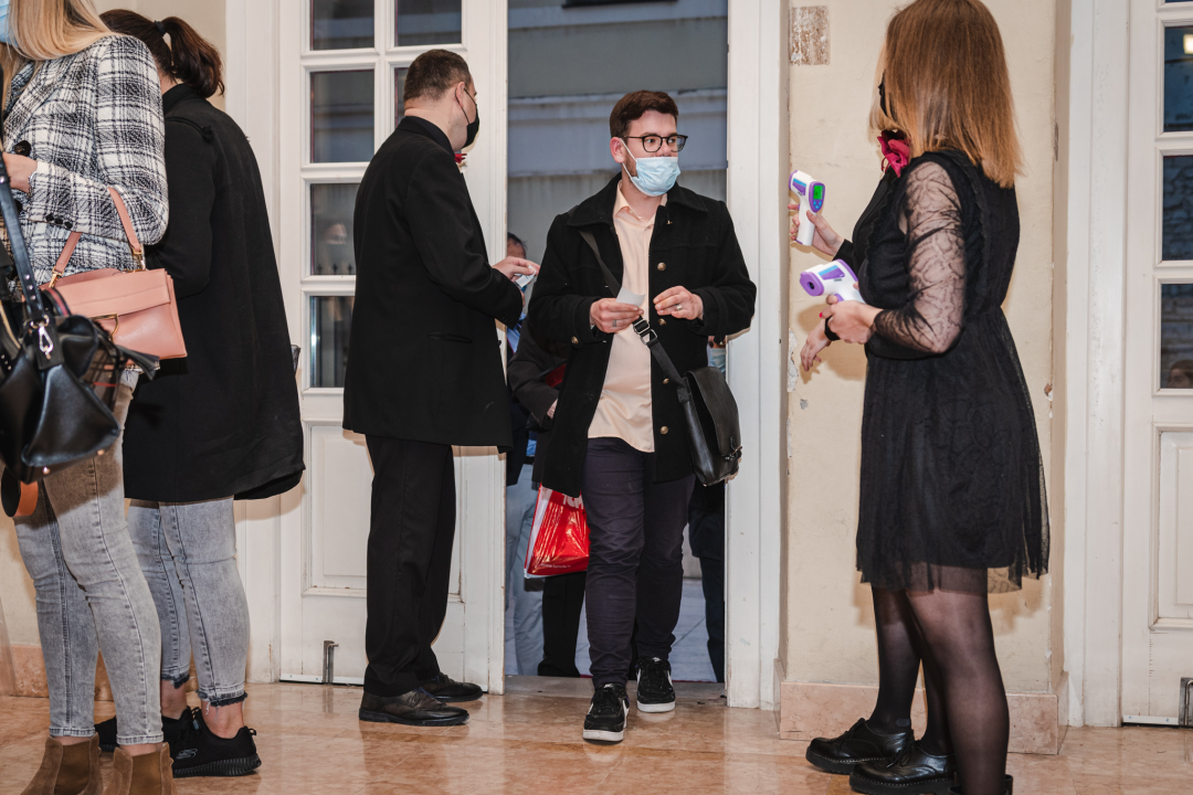 Bili smo u kazalištu na premijeri ‘postmodernističkog pakla od predstave’, Molièreovog ‘Amfitriona’