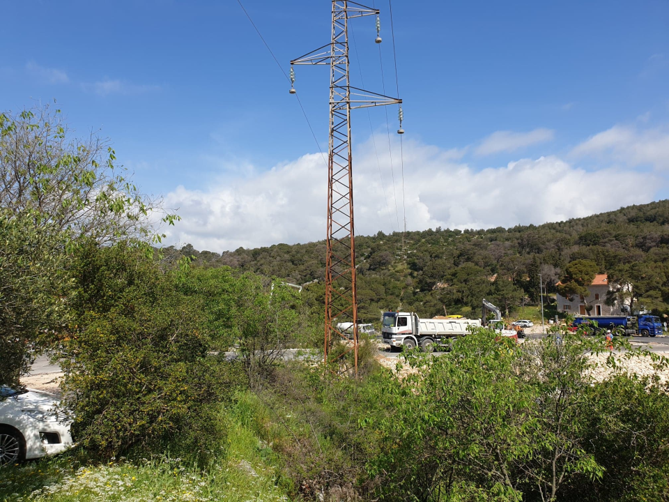 Zahrđali dalekovod koji prolazi kroz Rokiće godinama nije u funkciji, HEP: 'Uklanjanje u planu dogodine'   