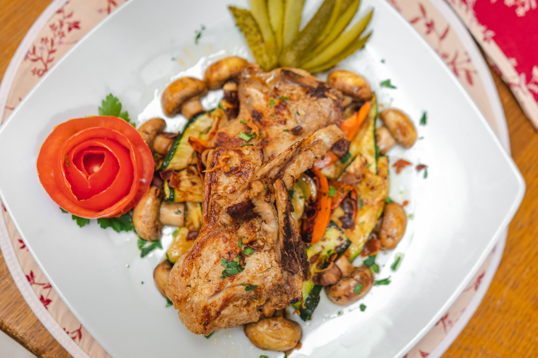 Uživajte u najboljim jelima s roštilja u Antinom guštu! 