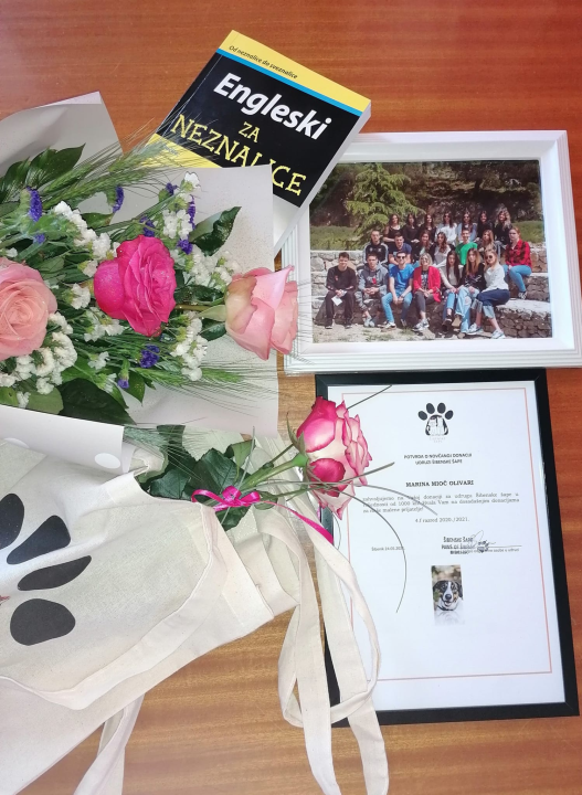 Šibenski gimnazijalci iz 4.f umjesto poklona razrednici donirali tisuću kuna Šibenskim šapama!