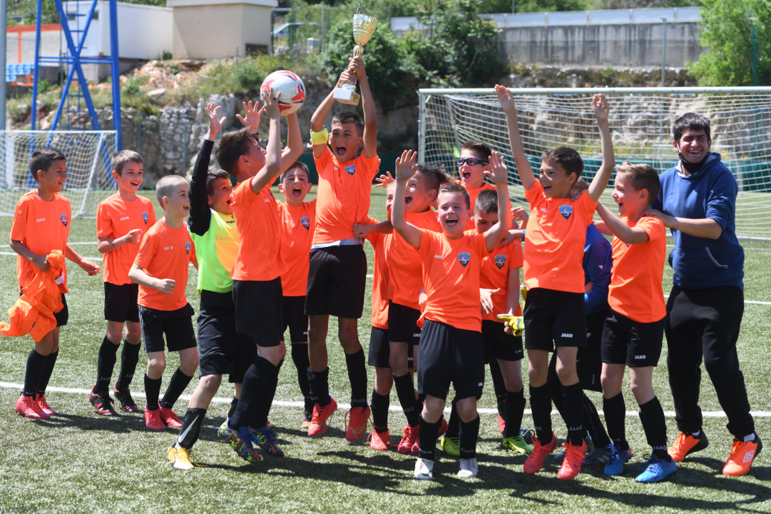 'Špigete' iz HNK Šibenik prvaci županije: 'Nadam se da će u pobjedničkom ritmu nastaviti i nakon ljeta'   