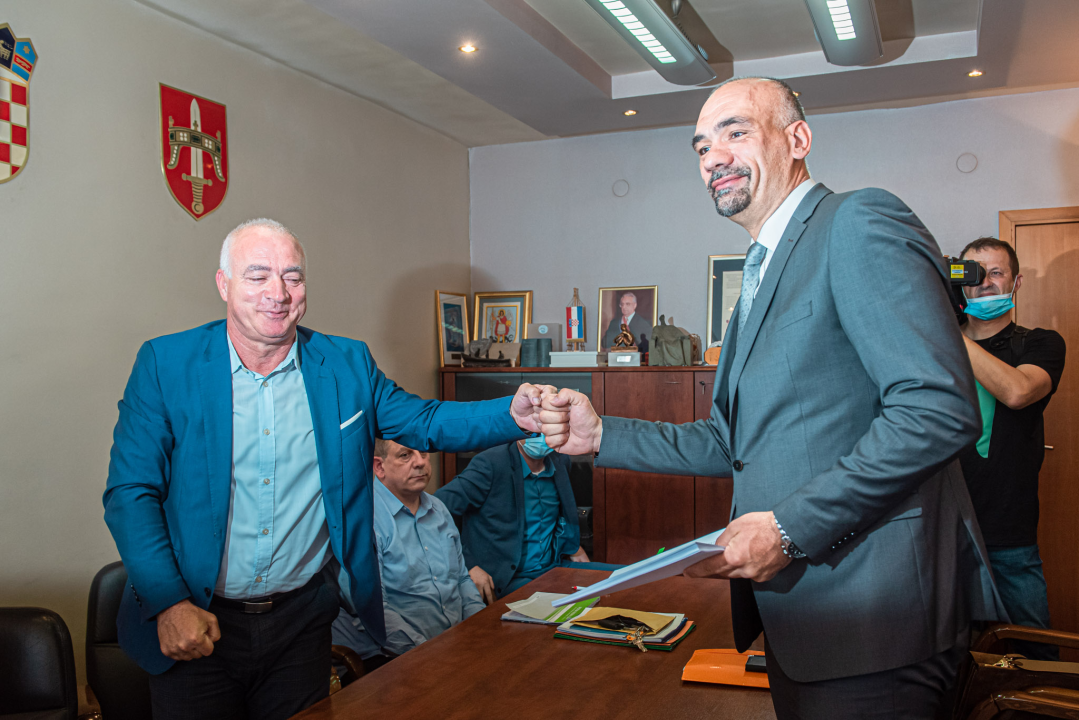 Goran Pauk predao vlast novom županu Marku Jeliću: 'S poslom krećemo odmah' 