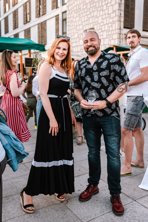 Romansa pidoće i Debita napunila rivu: Jele su se pohane, u toću, na lati, rižot, dimljene...