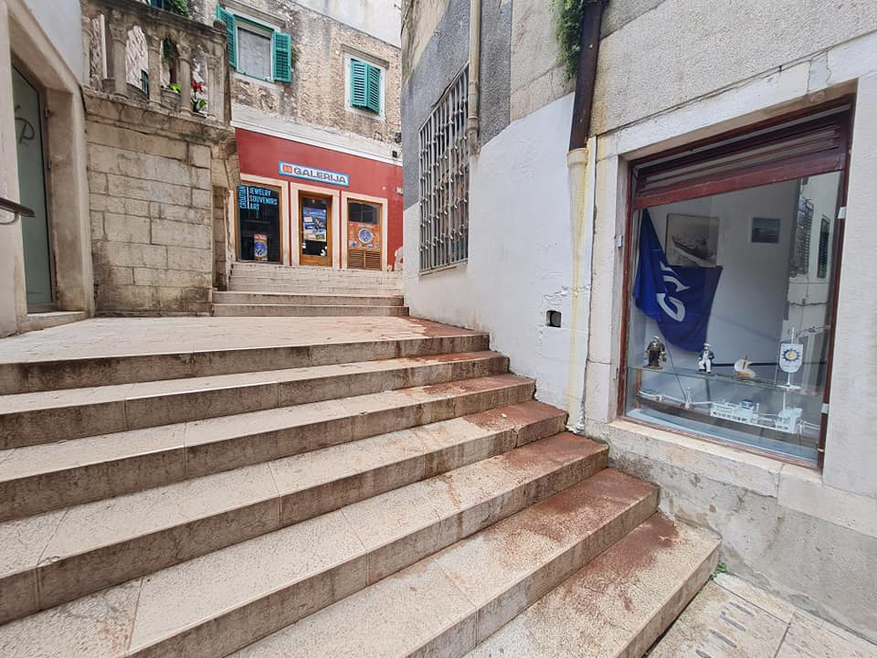 Još danas zaobilazite skale na Dobriću: Proliveno ulje noćas će počistiti Zeleni grad