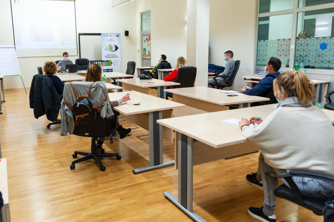 U tijeku je program obrazovanja odraslih u organizaciji Udruge EMEDEA: Pogledajte što su polaznici do sada naučili!