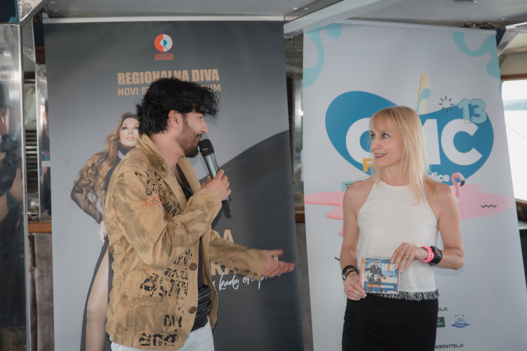 Neda Ukraden promovirala novi album na brodu od Vodica do Šibenika
