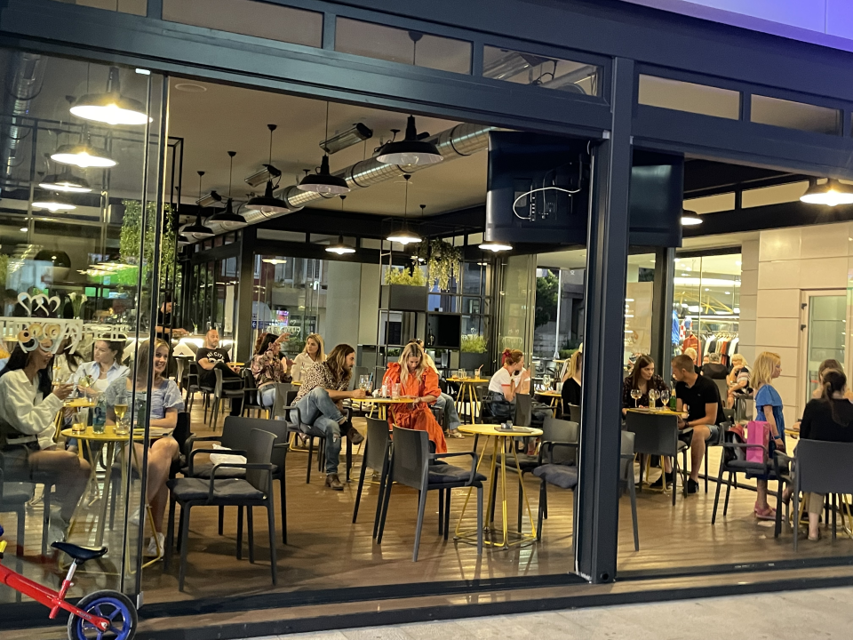 Privatna praksa otvorila live glazbene večeri ispred City Life centra!