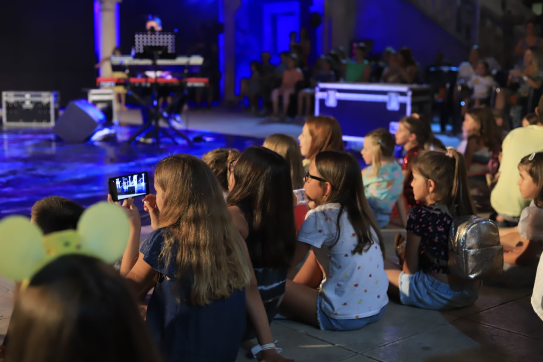 Zvijezde 'A strane' na Ljetnoj: 'Koncert je bio odličan, na kraju sam šmugnula'