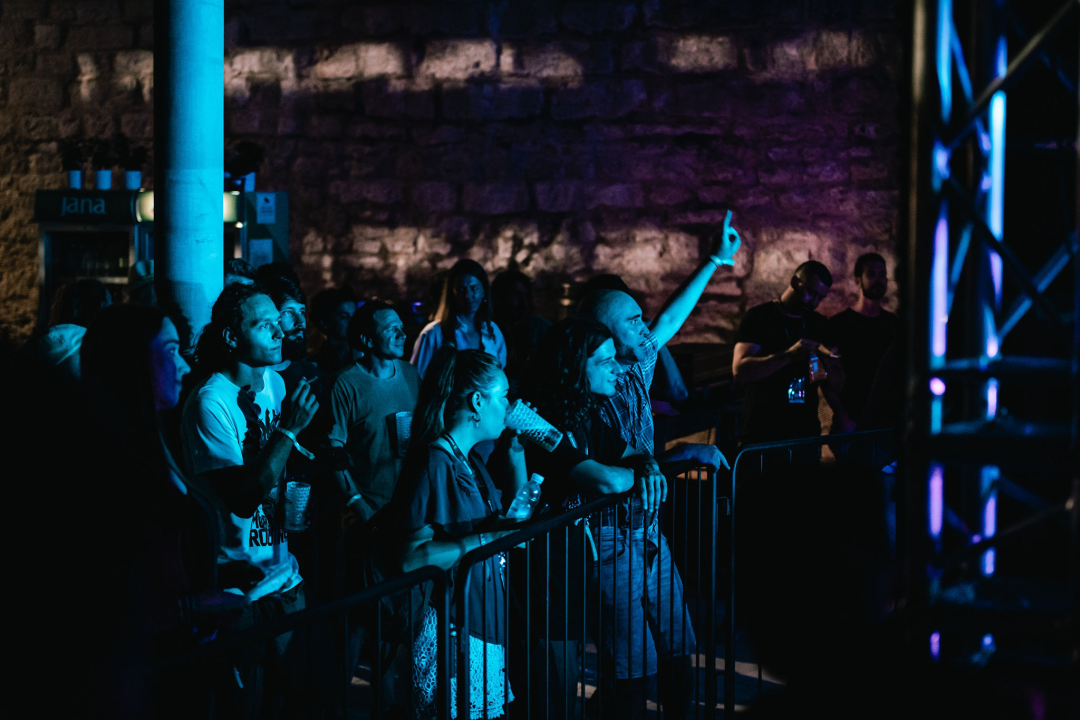 Šibenski bendovi Magul i The Fogsellers rasplesali publiku na drugom danu Let’s Rock festivala na sv. Mihovilu