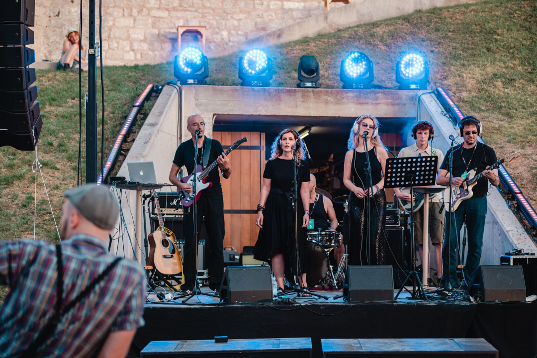 Šibenski bendovi Magul i The Fogsellers rasplesali publiku na drugom danu Let’s Rock festivala na sv. Mihovilu