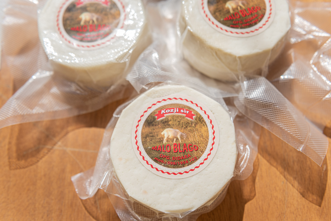 Mala loža u novom ruhu: Provjerite ponudu lokalnih OPG-ova na Zelenoj tržnici!