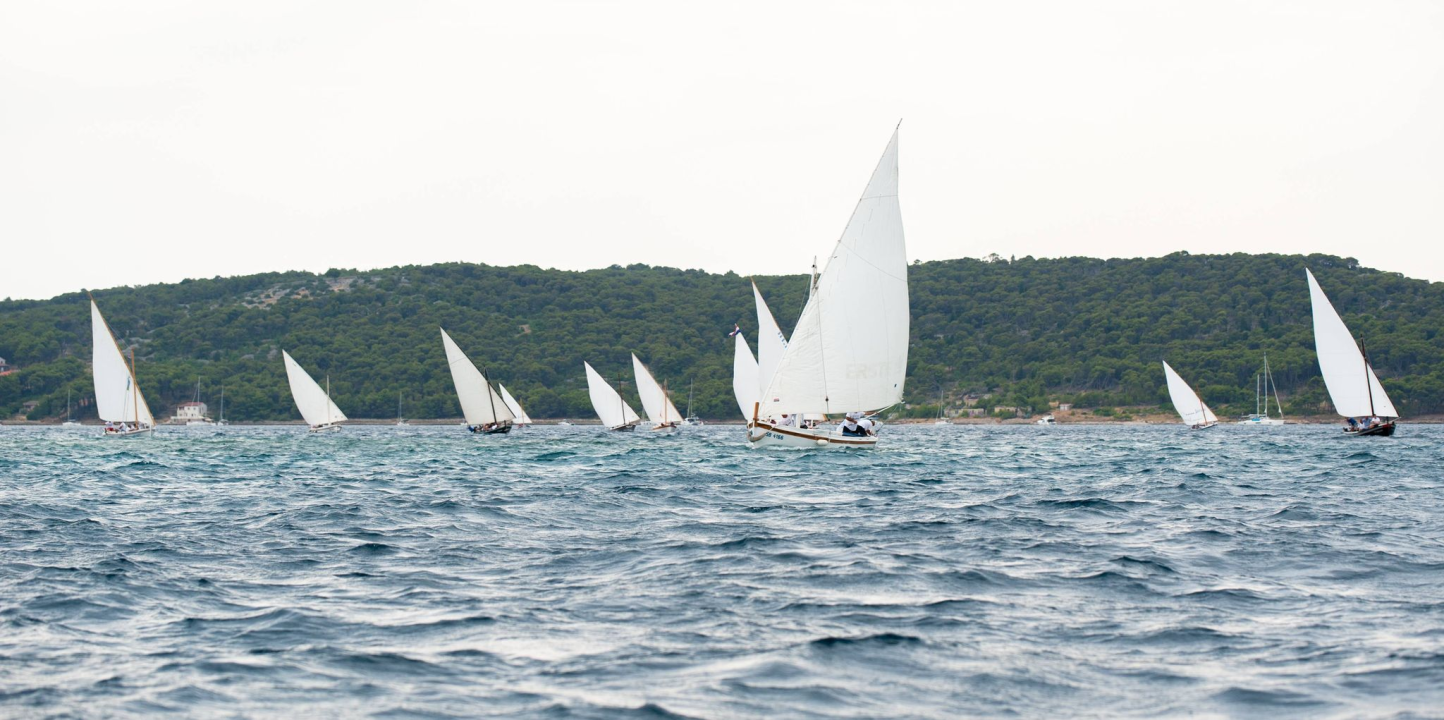 Pogledajte spektakularne kadrove zlarinske regate na latinsko jedro