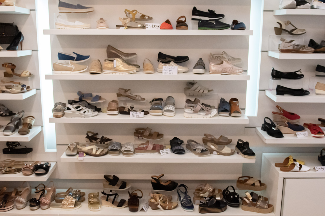 Iskoristite odlične sezonske popuste na obuću i opremite se jedinstvenim 'must have' komadima!