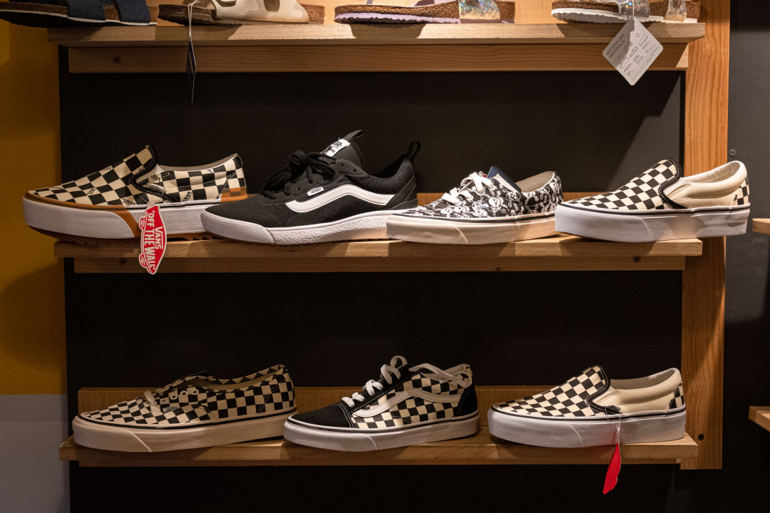 Iskoristite odlične sezonske popuste na obuću i opremite se jedinstvenim 'must have' komadima!