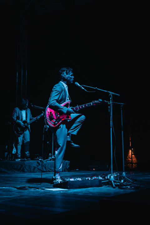 Asaf Avidan u Šibeniku: Bol, patnja, ljubav, unikatan talent i kiselost pokvarenog piva  