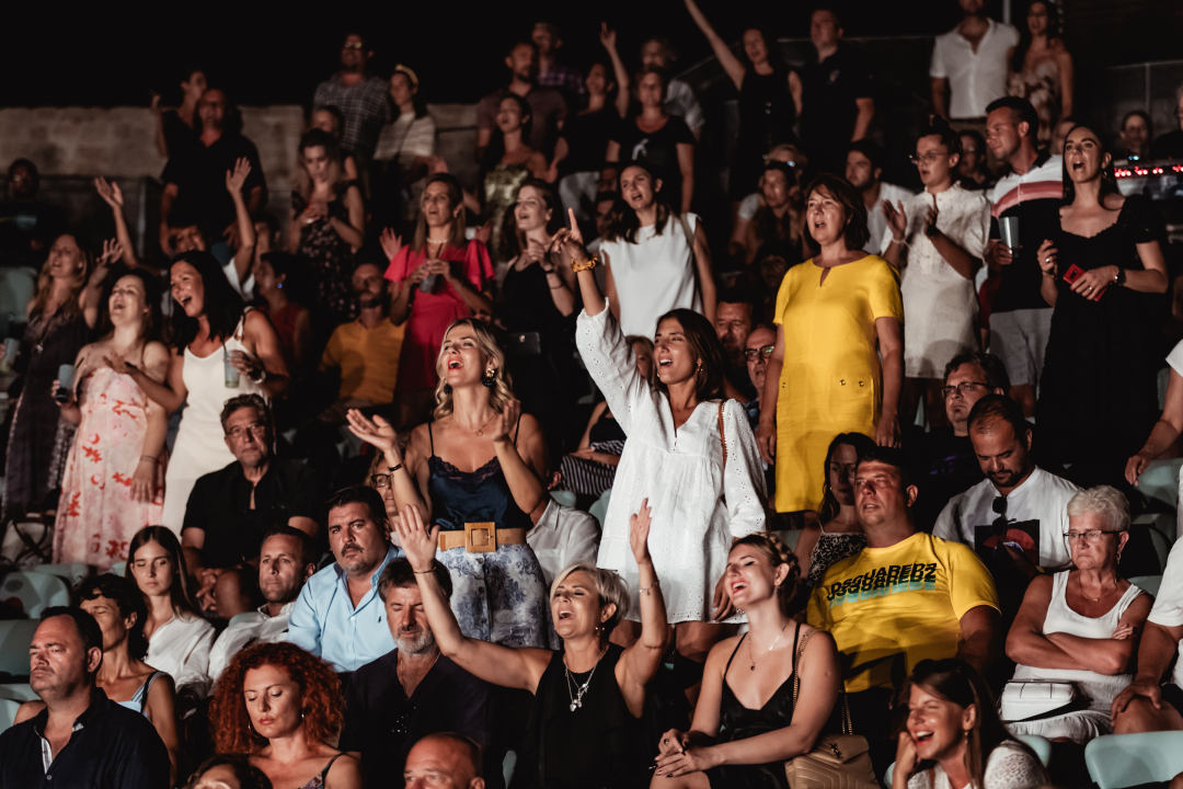 Massimo na Mihovilu kao Mišo, publika je uglas pjevala s rukama u zraku!