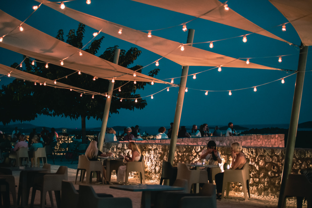 Na Baroneu se sinoć slušala opera pod zvijezdama, evo dijela atmosfere 