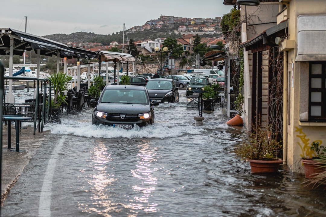 Veliki interes i puno pitanja oko uređenja Doca: Stanari strahuju da se pogoduje investitorima, a da će riva i dalje plaviti 