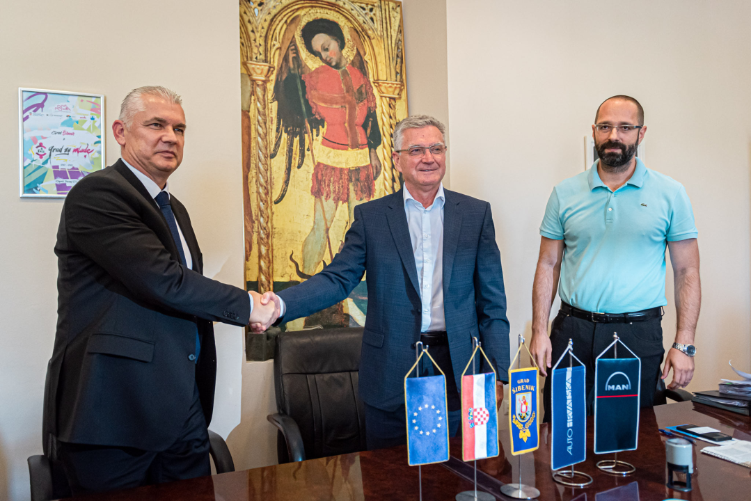 Sjećate se priče o nabavi 11 autobusa? Stižu dogodine, Burić kaže da je to prijelomni trenutak u urbanom identitetu grada  