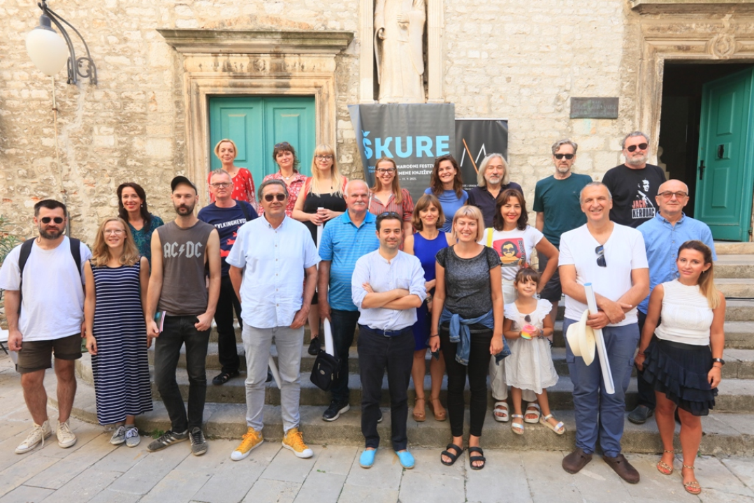 Zatvorene ŠKURE u Šibeniku: Marko Pogačar dobitnik prvog Gulina, regionalne književne nagrade za poeziju 