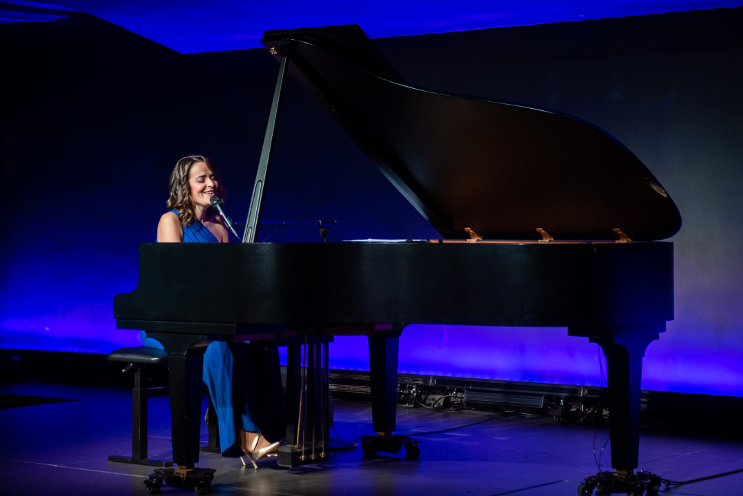 Ljubitelji jazza došli na svoje u Kući umjetnosti Arsen: Pogledajte kako je bilo na koncertu Lane Janjanin  