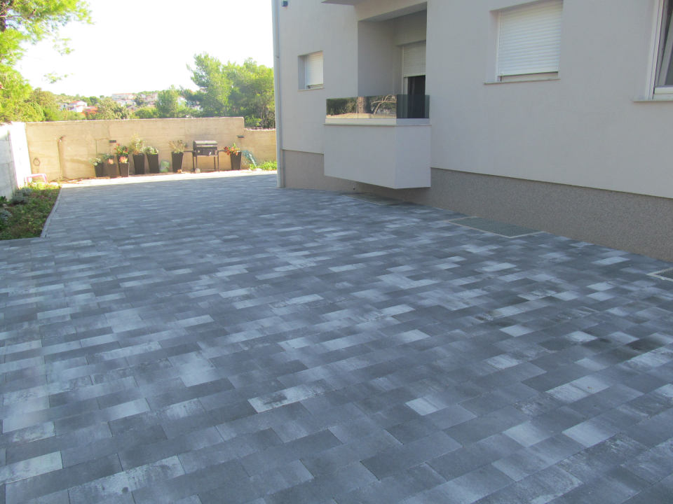 Tvrtka ABK nudi prvoklasne betonske opločnike po najpovoljnijim cijenama! 