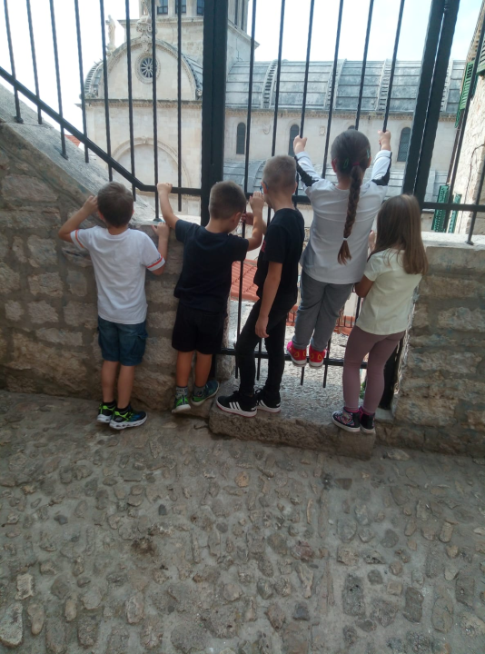 Mališani iz vrtića Radost na edukativnoj šetnji: 'Najviše mi se svidija veliki Mihovil' 