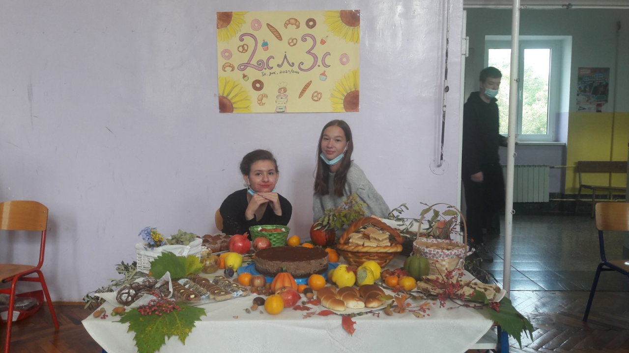 Ekonomska škola Šibenik: Obilježavanje Dana kruha i sportsko-humanitarna akcija 'Trica za Kiaru'