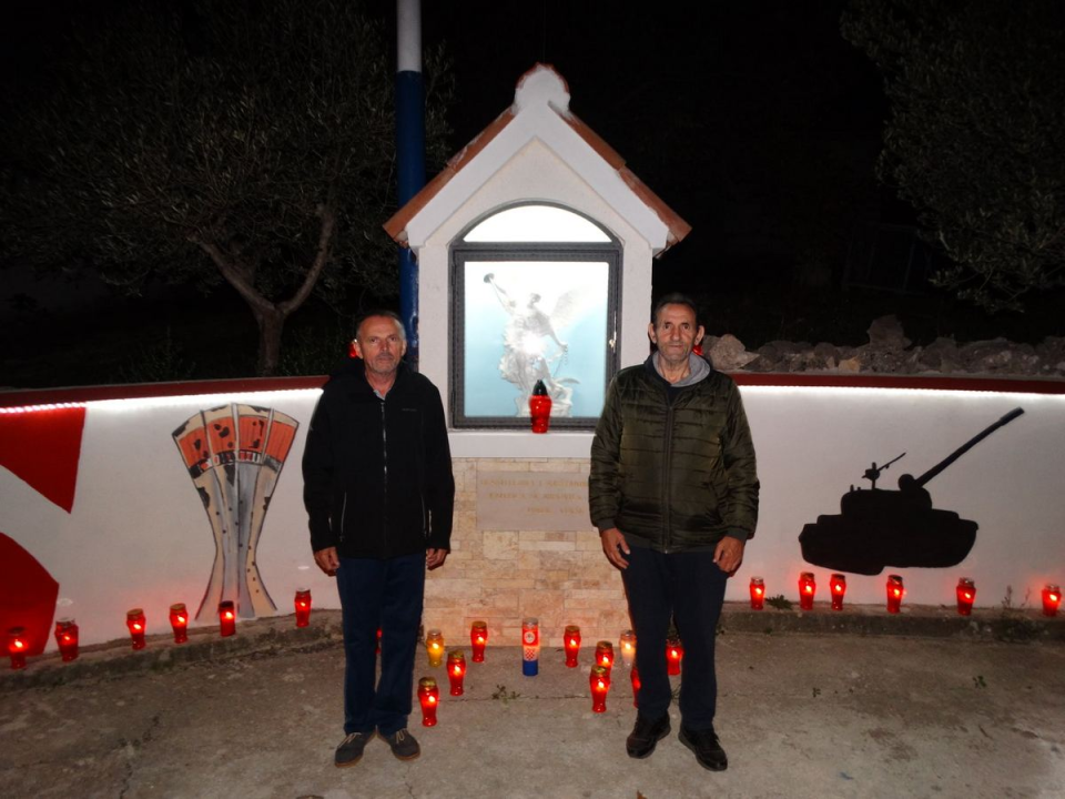 Vukšićani zapalili svijeće za Škabrnju i Vukovar