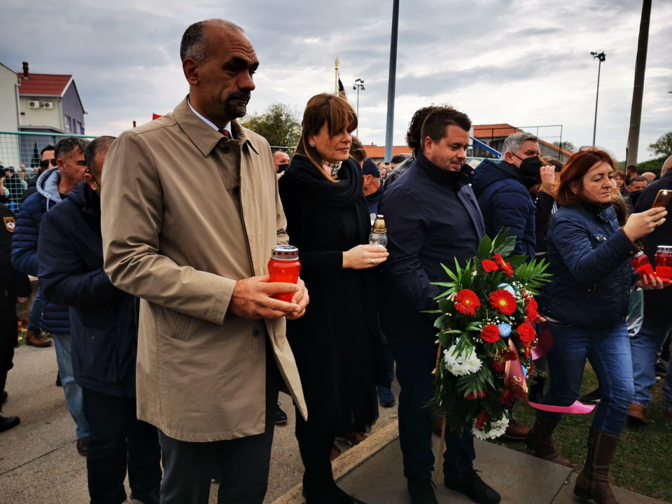 Župan Marko Jelić u Škabrnji odao počast žrtvama 