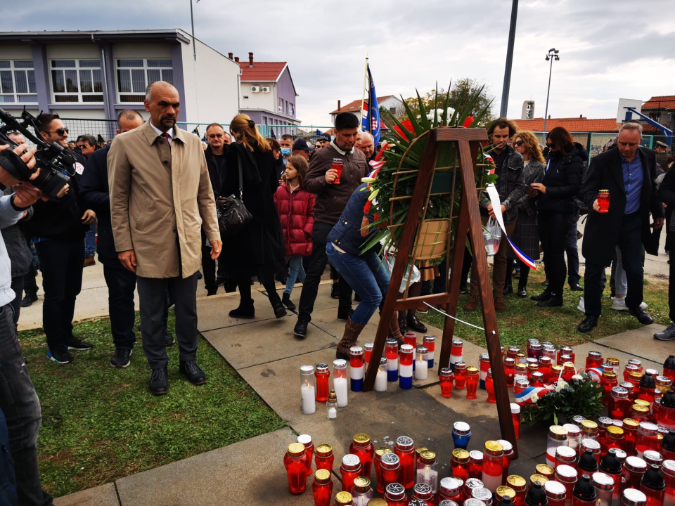 Župan Marko Jelić u Škabrnji odao počast žrtvama 