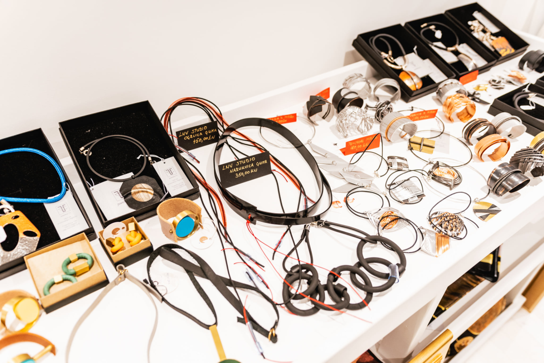 Crni petak u Galeriji Juraj Dalmatinac donosi popuste od 20 posto i posebnu akciju na Berbera i Stipicu!