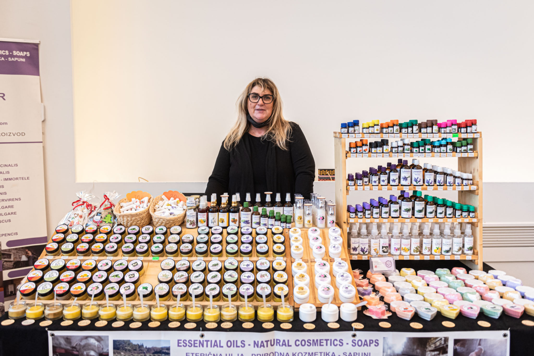 U Amadria parku otvoren Mediteranski sajam: Marijana Petir zaplesala linđo, a poseban hit je štand sa sirom Mercedes   