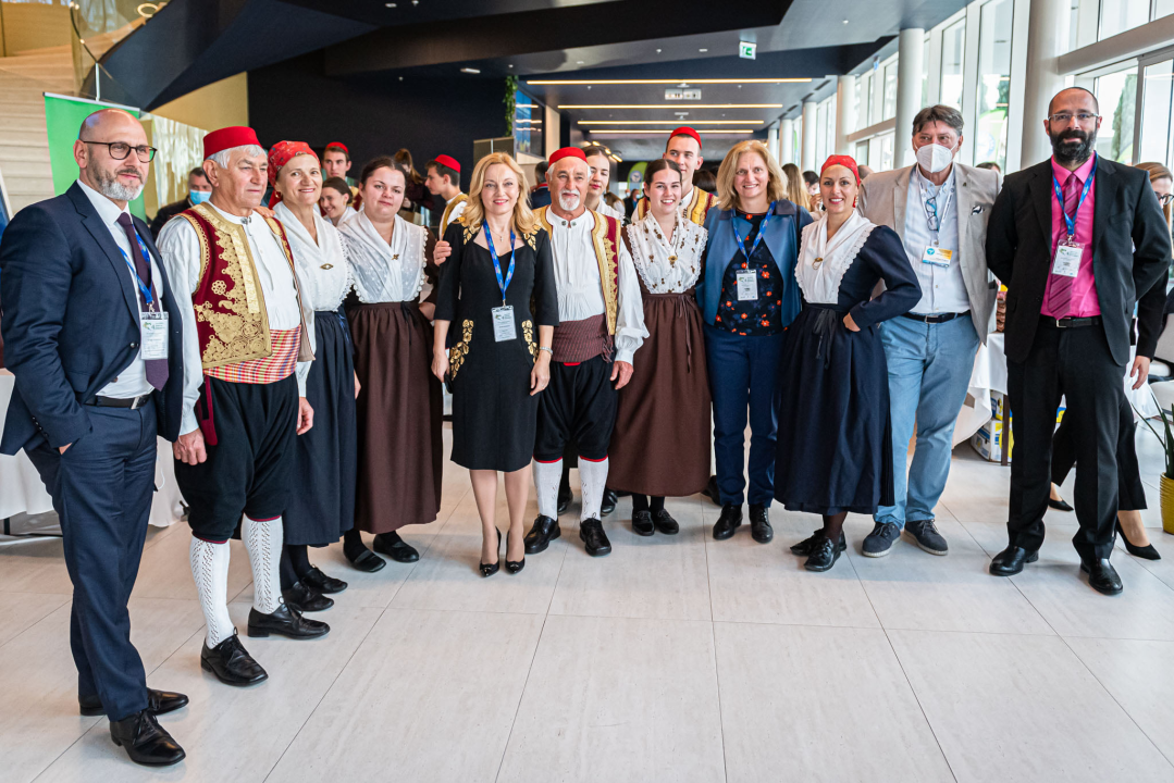 U Amadria parku otvoren Mediteranski sajam: Marijana Petir zaplesala linđo, a poseban hit je štand sa sirom Mercedes   