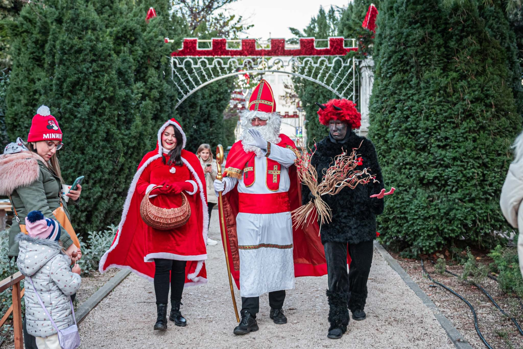 Sveti Nikola u Adventurinom Parkiću razveselio najmlađe Šibenčane 