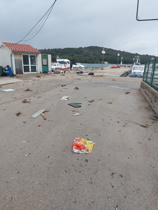 Evo kako Kaprije izgleda nakon nevremena: 'To je zbog gomilanja smeća, nitko od zaduženih ne vodi računa o tome' 