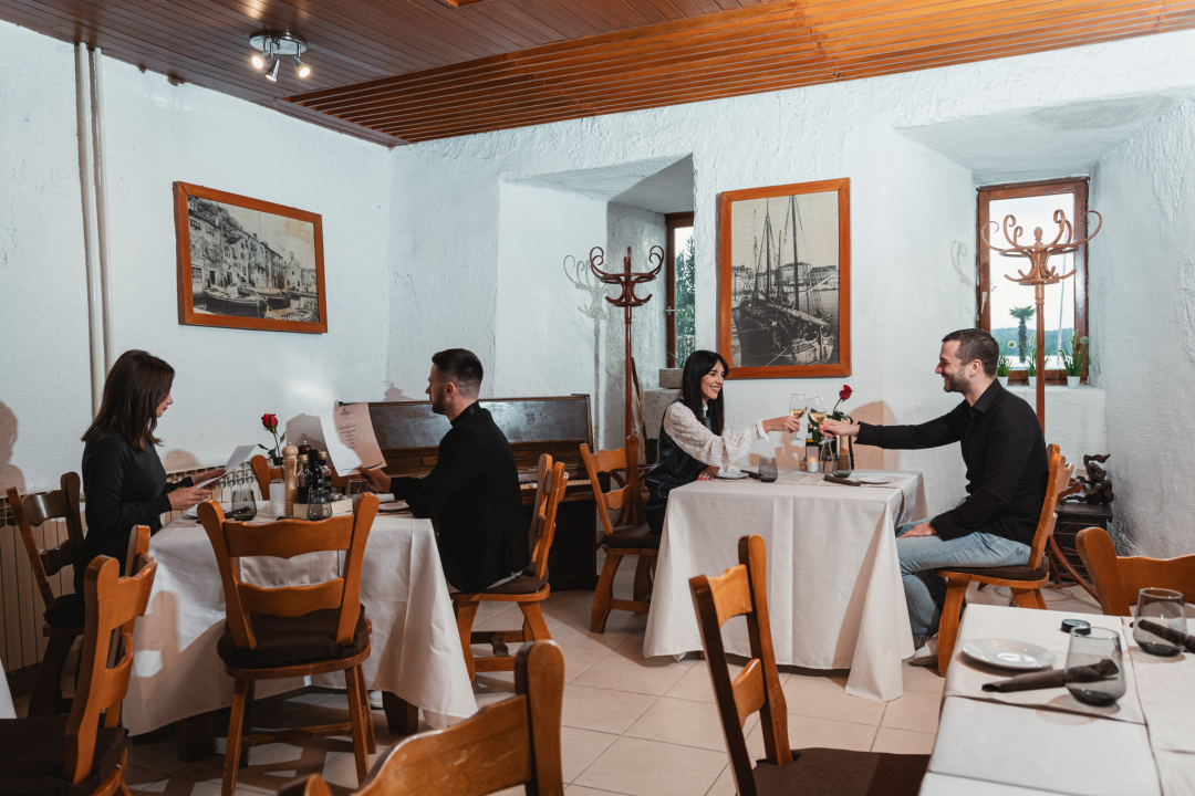 Uživajte u predivnoj božićnoj atmosferi u omiljenom GAK caffeu! 