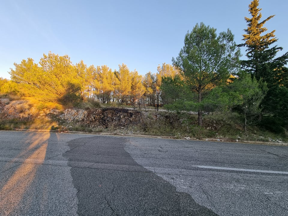 Pažljivo s pirotohenikom: Petarde umalo izazvale veći požar na 'tri trake' na Vidicima