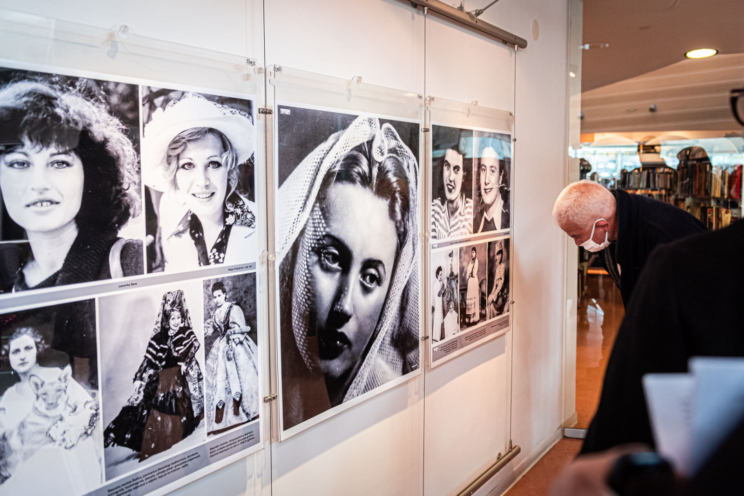 Otvorena izložba fotografija 'Lijepa, ljepša... Šibenčanka' novinara Stanka Ferića: 'Žene su ogledalo duše Šibenika' 