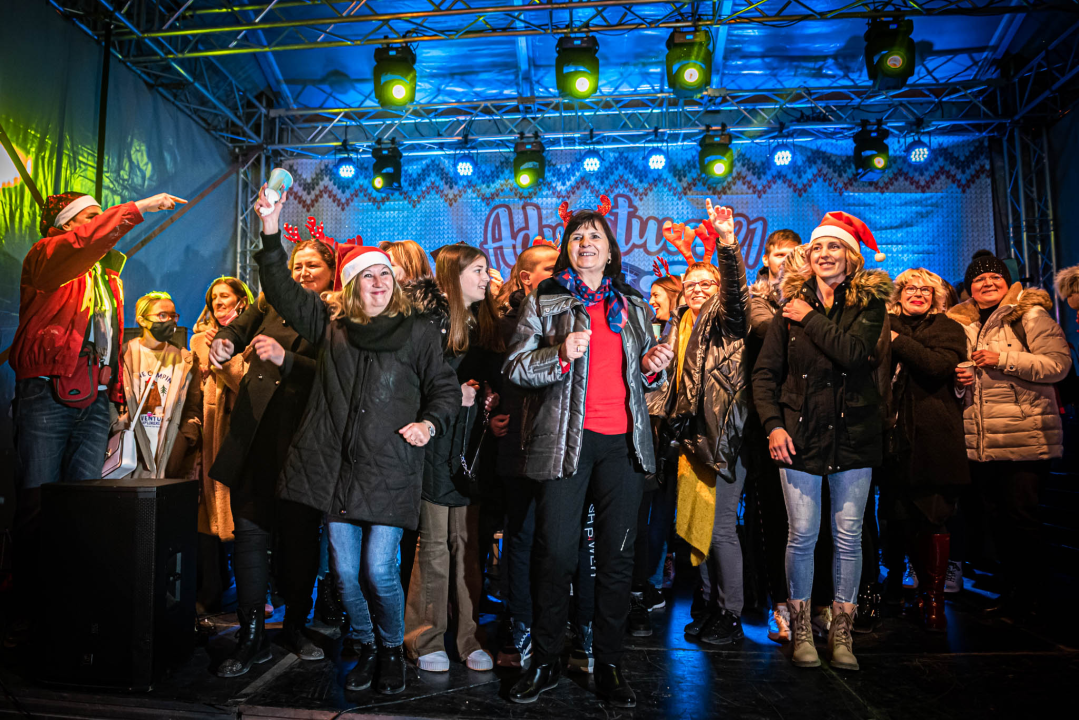 'Grandece od cukra', predvođene popularnom Duki, ispekle najbolje fritule na Frituladi u đardinu 