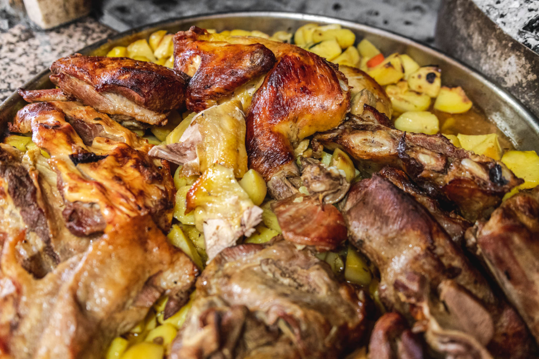 U Antinom guštu guštajte u slasnim jelima ispod peke ili s ražnja!  