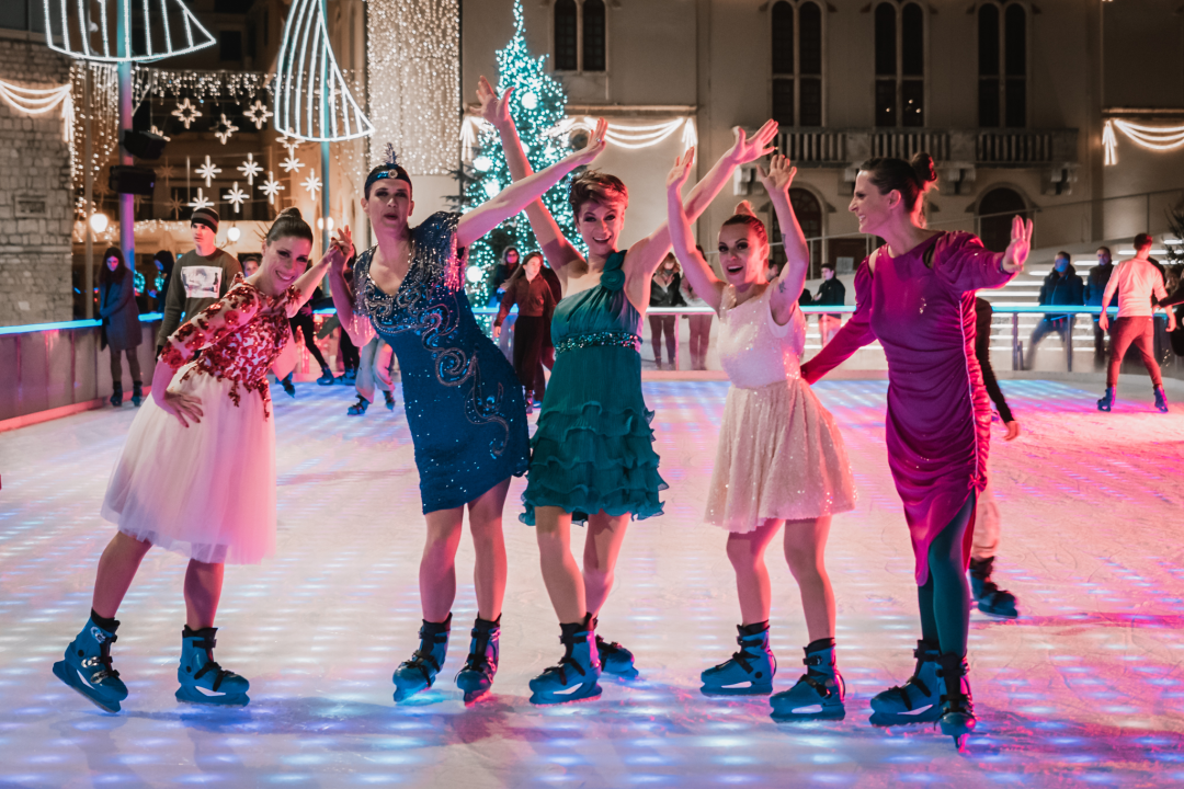 Modna bajka na Vitićevom moru: Šibenčanke klizale u vintage raskošnim haljinama!