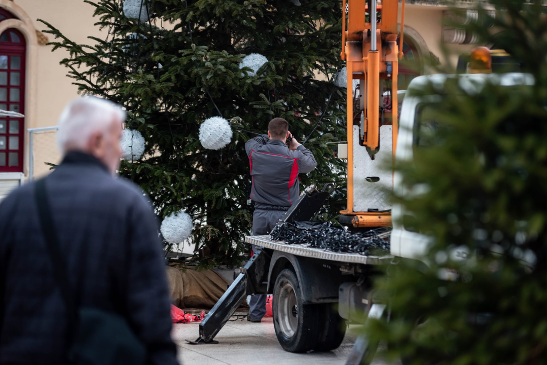 Odlazi jelka s Poljane, vraćamo se na neblagdanske postavke