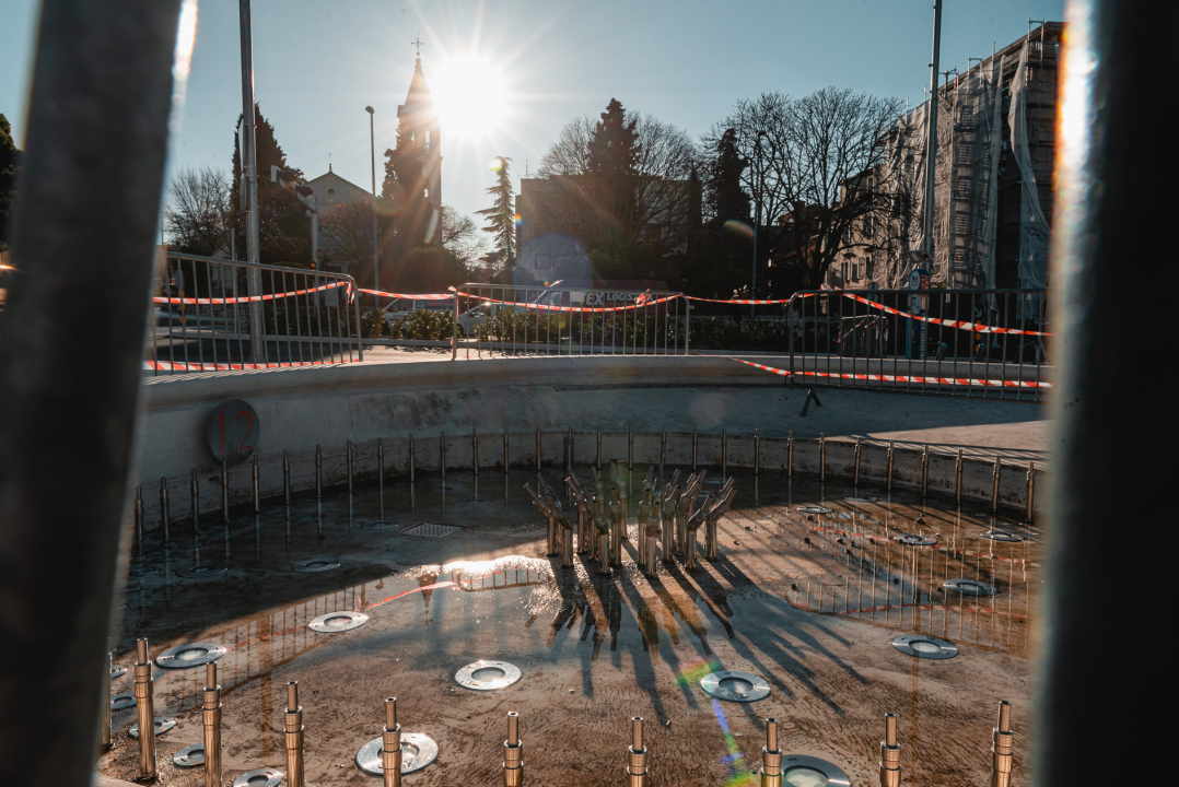 Generalno čišćenje Poljane: Firma iz Žrnovnice za 65 tisuća kuna uglancat će glavni šibenski trg